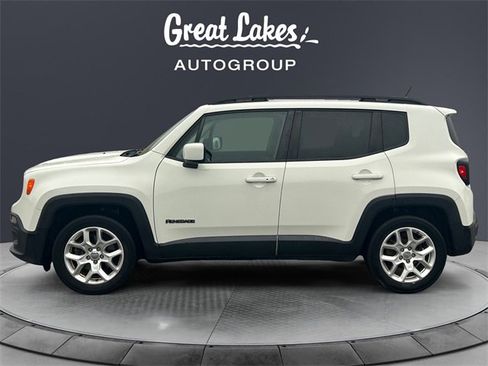 Used 2016 Jeep Renegade Latitude image 2