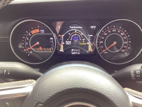 Used 2021 Jeep Wrangler Unlimited Sahara AWD/4WD image 17