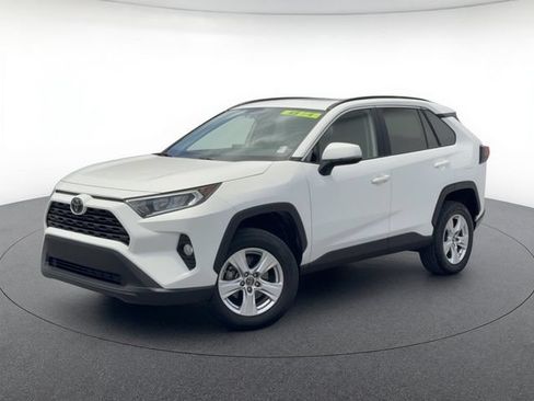 Used 2019 Toyota RAV4 XLE FWD image 1