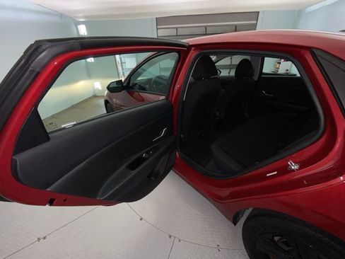 Used 2023 Hyundai Elantra SEL FWD image 21