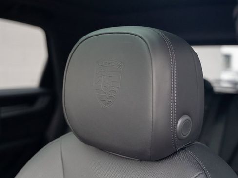 Certified 2024 Porsche Cayenne image 19