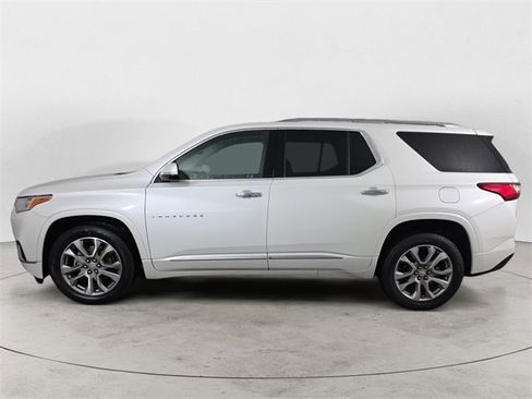 Certified 2020 Chevrolet Traverse Premier image 2