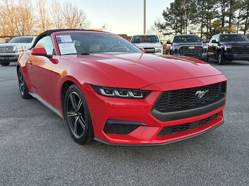 Used 2024 Ford Mustang Premium image 4