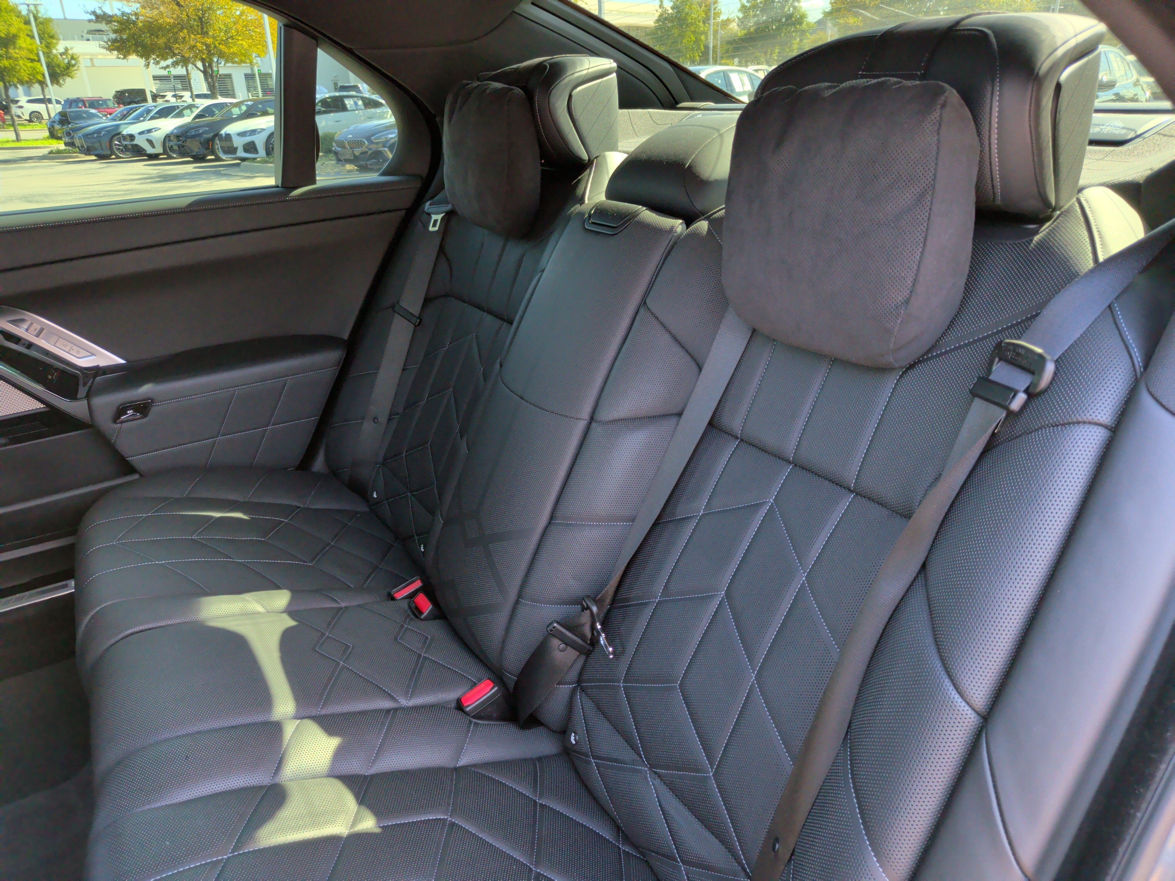 Used 2024 BMW i7 eDrive50 w/ M Sport Package RWD image 37