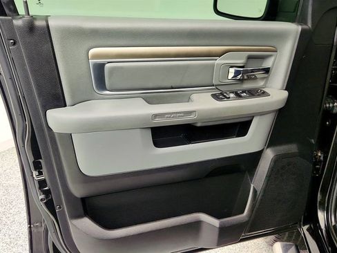 Used 2017 RAM 2500 SLT image 10