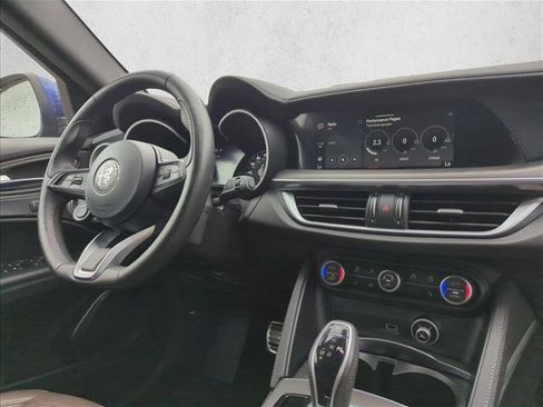 Used 2022 Alfa Romeo Stelvio Ti image 28