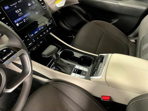 Used 2024 Hyundai Tucson SEL FWD image 17