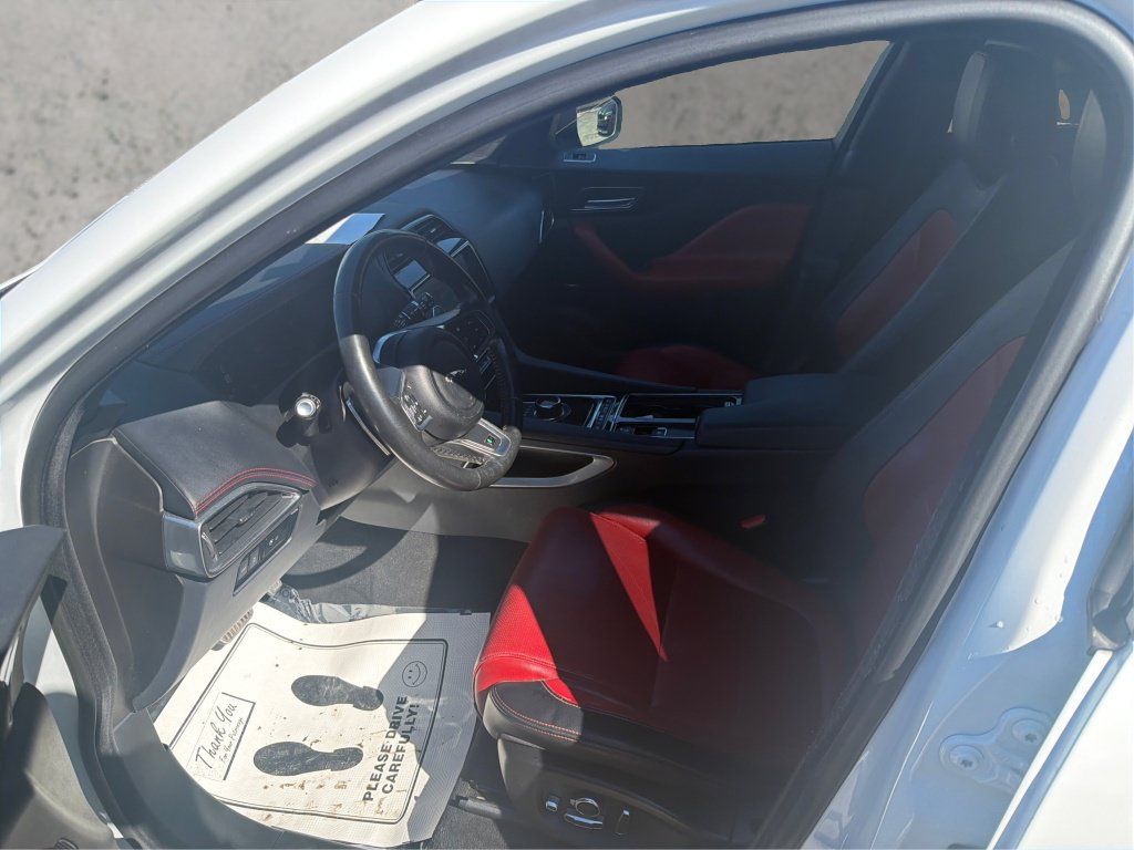 Used 2020 Jaguar F-PACE R-Sport AWD/4WD image 11