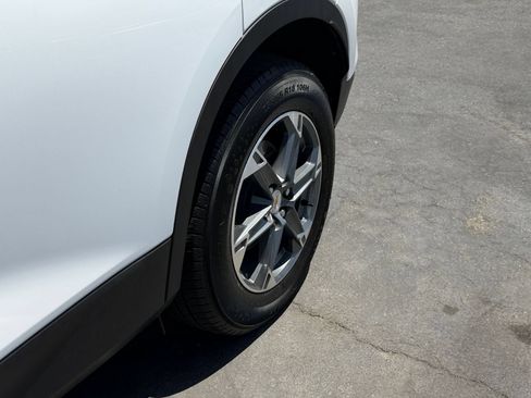 Used 2025 Chevrolet Blazer LT FWD image 31