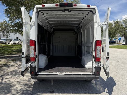 Used 2023 RAM ProMaster 2500 w/ Convenience Group FWD image 6