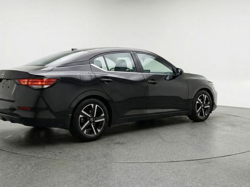 Used 2025 Nissan Sentra SV image 9