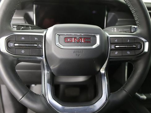Used 2025 GMC Acadia Elevation w/ Elevation Premium Package image 5
