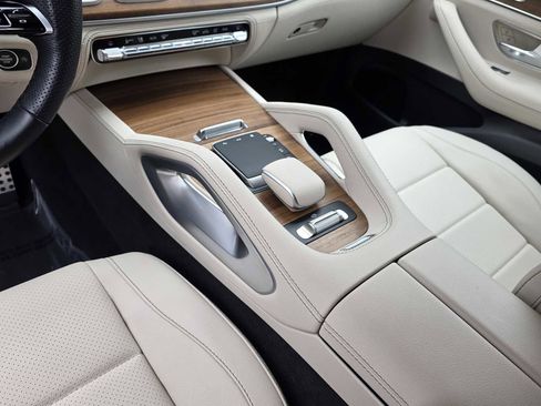 Certified 2025 Mercedes-Benz GLS 450 4MATIC image 17