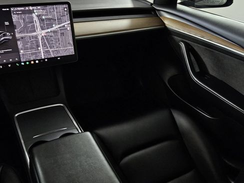 Used 2023 Tesla Model 3 Standard Range RWD image 9