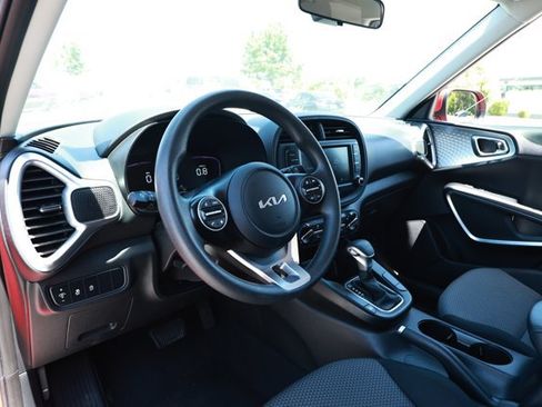 Used 2023 Kia Soul LX w/ LX Technology Package FWD image 24