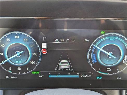 Certified 2025 Hyundai Elantra SEL FWD image 10