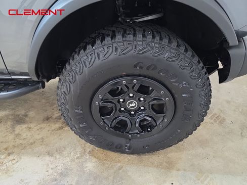 Used 2023 Ford Bronco Wildtrak image 30