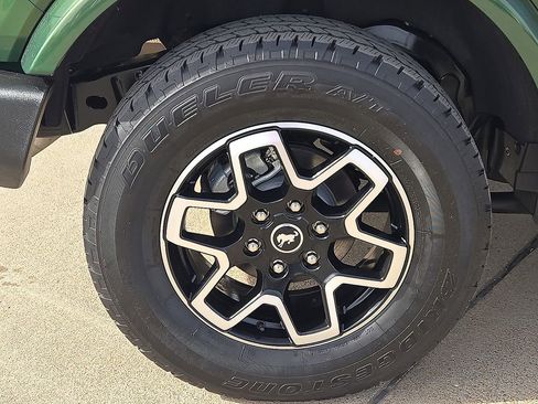 Used 2025 Ford Bronco Outer Banks image 7