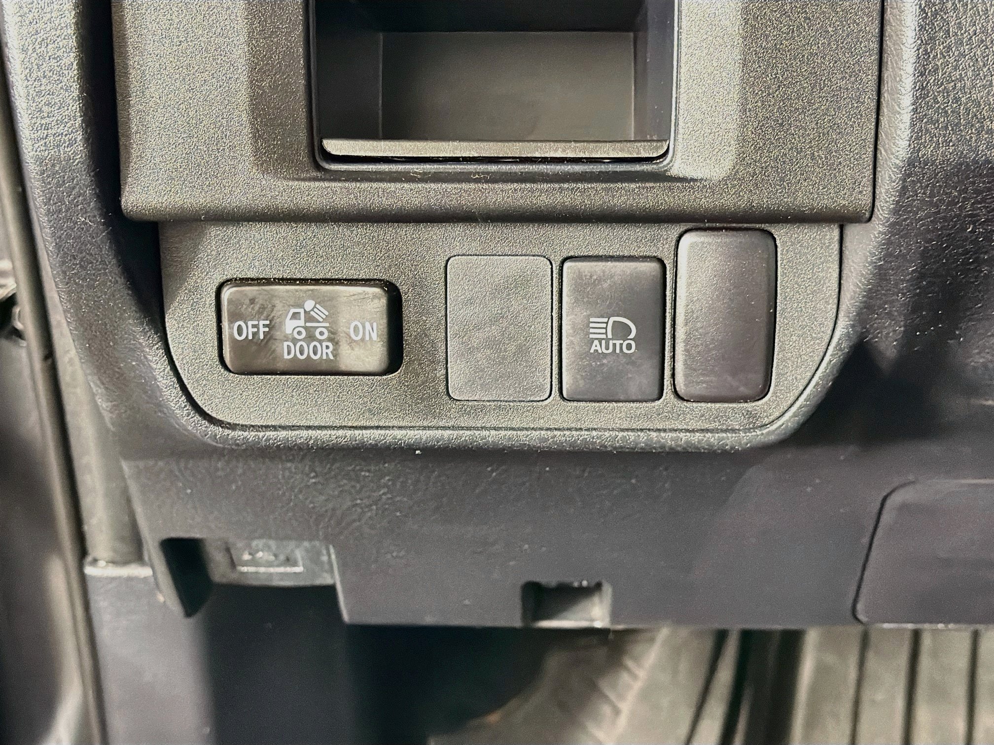 Used 2019 Toyota Tacoma SR w/ SR Convenience Package AWD/4WD image 16
