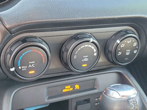 Used 2020 MAZDA MX-5 Miata Sport image 30