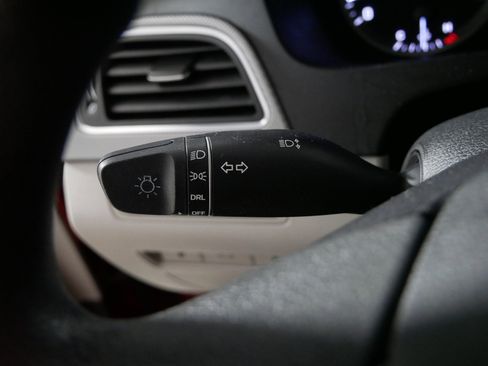 Used 2015 Hyundai Sonata SE image 32