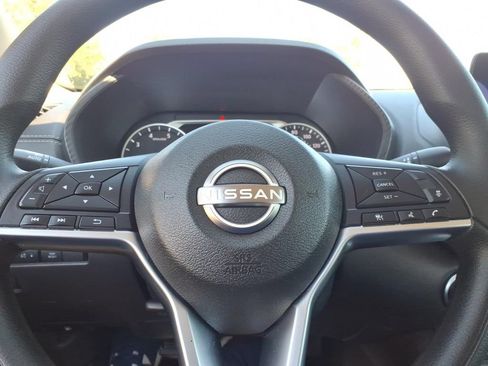 Used 2024 Nissan Sentra SV FWD image 35