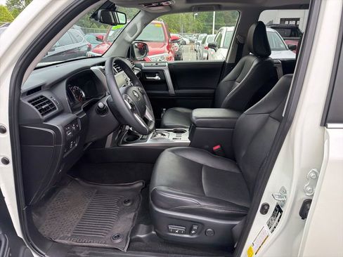 Used 2022 Toyota 4Runner Limited AWD/4WD image 15