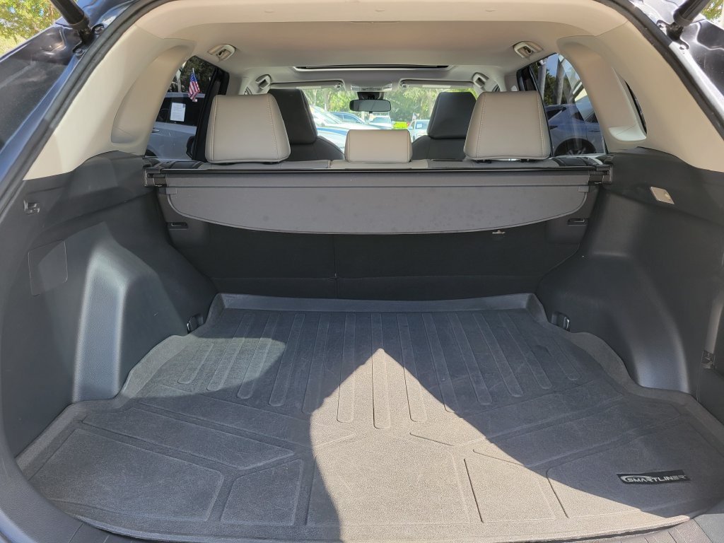 Used 2019 Toyota RAV4 XLE Premium FWD image 8