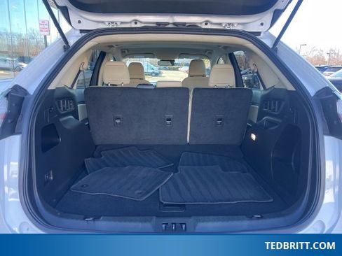 Certified 2024 Ford Edge SE image 11