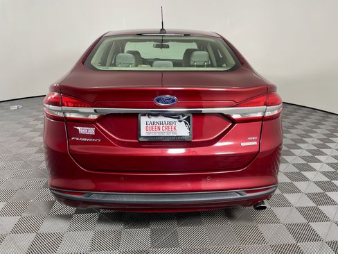 Used 2018 Ford Fusion SE w/ Fusion SE Technology Package image 4
