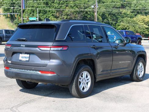 Used 2024 Jeep Grand Cherokee Laredo AWD/4WD image 26