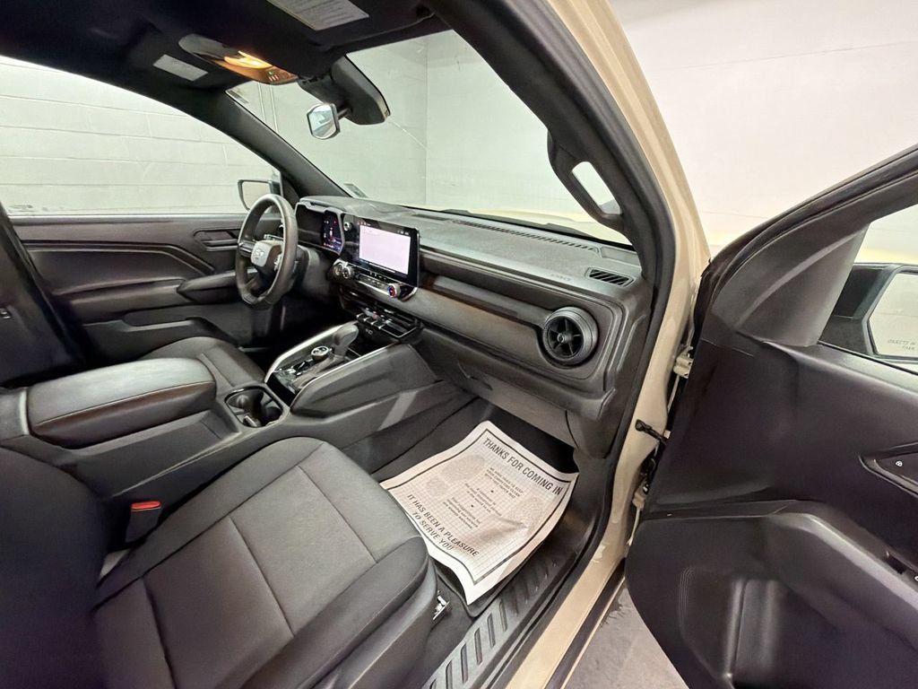 Certified 2024 Chevrolet Colorado Trail Boss w/ Technology Package AWD/4WD image 28