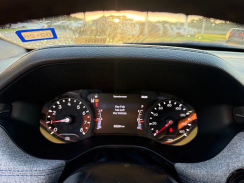 Used 2024 Jeep Compass Latitude AWD/4WD image 14