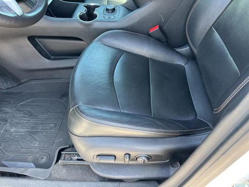 Used 2019 GMC Terrain SLT AWD/4WD image 26