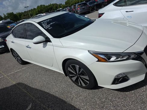Used 2021 Nissan Altima 2.5 SL FWD image 1