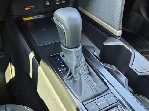 Used 2025 Toyota Camry SE w/ Convenience Package FWD image 16