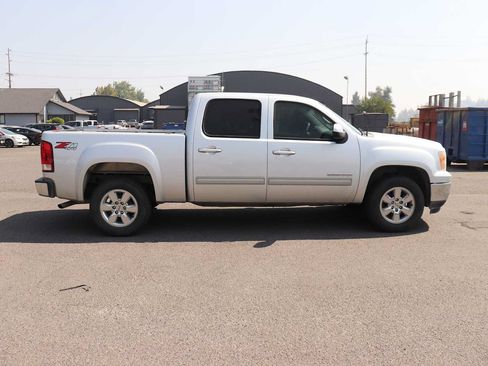 Used 2013 GMC Sierra 1500 SLT w/ SLT Convenience Package AWD/4WD image 4
