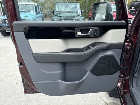 Used 2025 INEOS Grenadier Fieldmaster Edition image 15