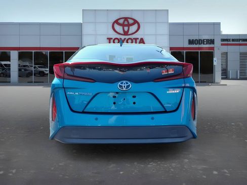 Used 2017 Toyota Prius Prime Advanced FWD image 4