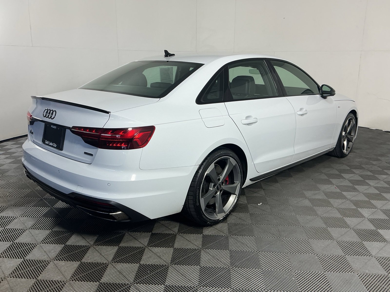 Used 2023 Audi A4 2.0T Premium Plus w/ Premium Plus Package AWD/4WD image 8
