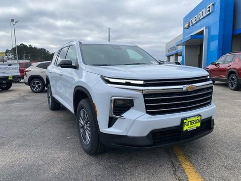 New 2026 Chevrolet Traverse LT w/ Enhanced Driving Package FWD image 6
