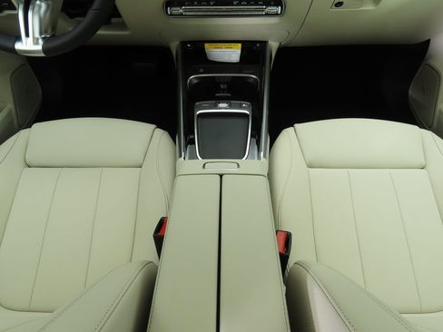 New 2026 Mercedes-Benz GLB 250 GLB 250 image 16