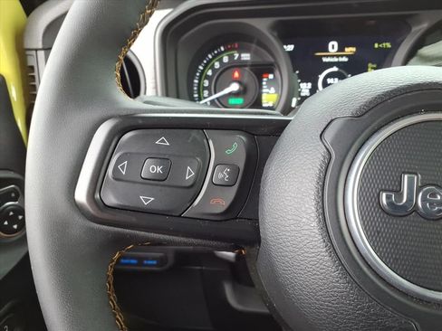 Used 2024 Jeep Wrangler Unlimited w/ Dual Top Group AWD/4WD image 18