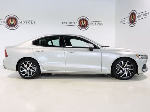 Used 2020 Volvo S60 T6 Momentum AWD/4WD image 5