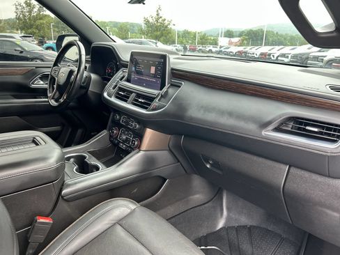 Used 2021 Chevrolet Suburban High Country AWD/4WD image 15