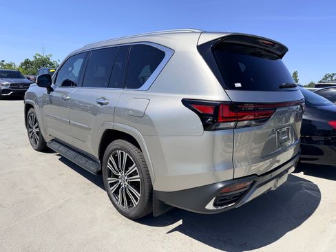 Used 2023 Lexus LX 600 4WD w/ Accessory Package (Z1) image 5