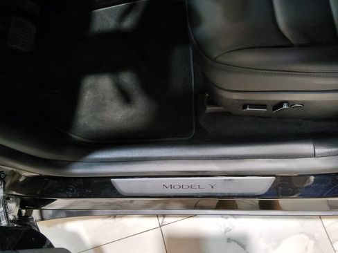 Used 2023 Tesla Model Y Long Range image 13