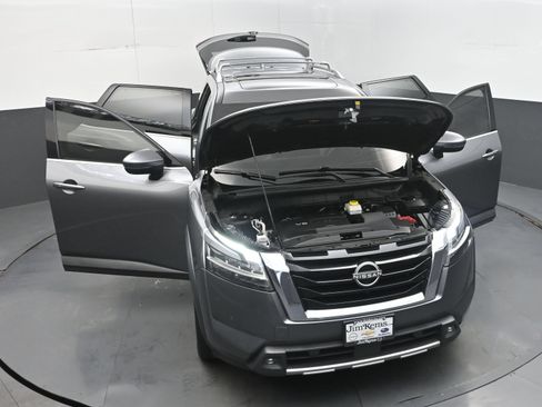 Used 2022 Nissan Pathfinder SL w/ SL Premium Package AWD/4WD image 39