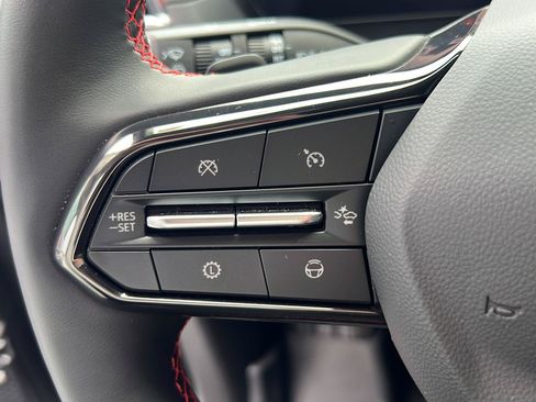 Used 2025 Chevrolet Traverse RS AWD/4WD image 14