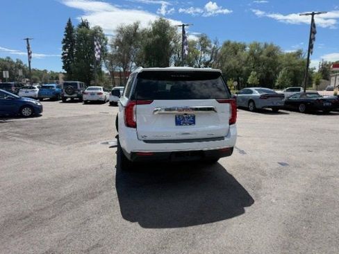 Used 2023 GMC Yukon XL SLT AWD/4WD image 24